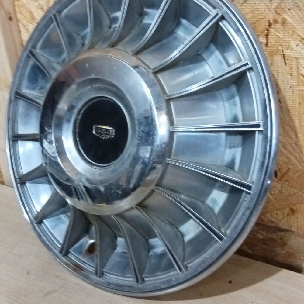 1970 1971 1972 1973 Ford Torino Mustang Mercury Cougar Montego 14" Finned Hubcap - Picture 3 of 6